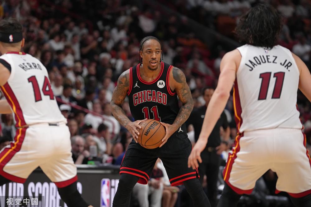 管理层试图 管理层试图